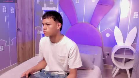   online show from April 29, 3:11 am