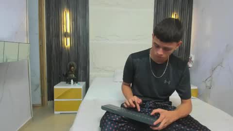   online show from April 24, 2:03 am