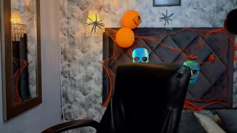 Snapshot of apolo_rousse chatting on October 16, 1:35 am Apolo online show from October 16, 1:35 am