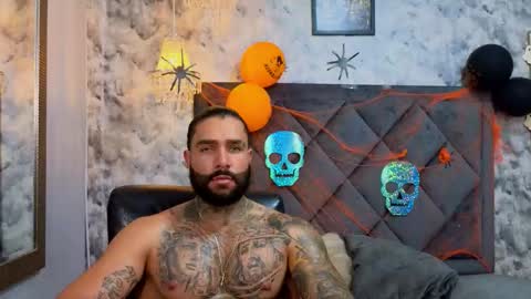 Snapshot of apolo_rousse chatting on October 13, 1:22 am Apolo online show from October 13, 1:22 am