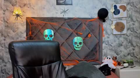 Snapshot of apolo_rousse chatting on October 26, 2:13 am Apolo online show from October 26, 2:13 am