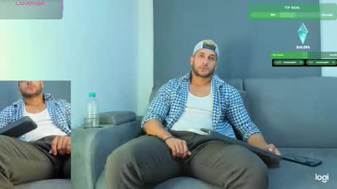 Snapshot of apolo_strange chatting on October 9, 11:53 pm apolo_strange online show from October 9, 11:53 pm