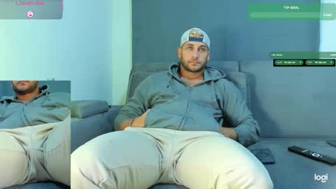 Snapshot of apolo_strange chatting on October 8, 11:42 pm apolo_strange online show from October 8, 11:42 pm