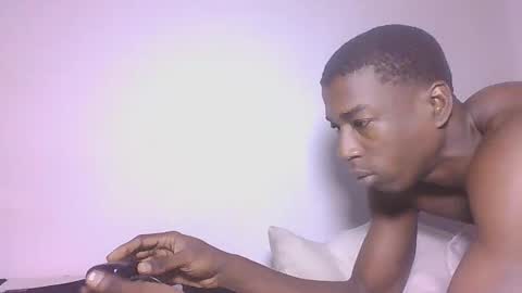 Snapshot of apoloblackbig chatting on February 18, 7:21 am apoloblackbig online show from February 18, 7:21 am