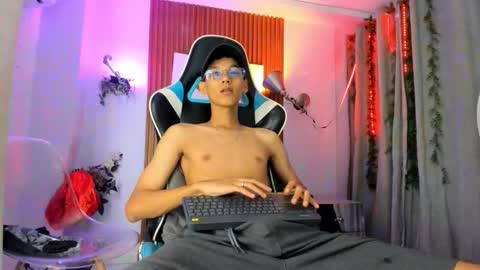 aquarius_xxx online show from October 17, 11:58 am