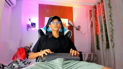 aquarius_xxx online show from October 18, 11:59 am