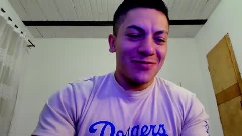 Snapshot of aquiles_51 chatting on December 14, 1:17 am Jonathan online show from December 14, 1:17 am
