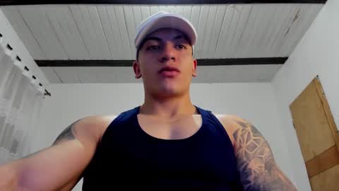 Snapshot of aquiles_51 chatting on December 24, 12:33 am Jonathan online show from December 24, 12:33 am