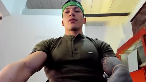 Snapshot of aquiles_51 chatting on September 17, 7:59 pm Jonathan online show from September 17, 7:59 pm