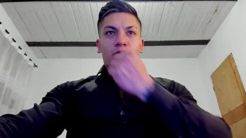 Snapshot of aquiles_51 chatting on January 18, 12:06 am Jonathan online show from January 18, 12:06 am