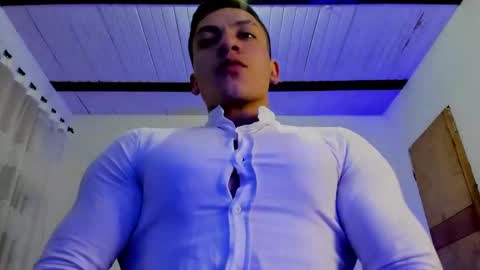 Snapshot of aquiles_51 chatting on March 5, 11:06 pm Jonathan online show from March 5, 11:06 pm