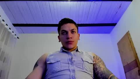 Snapshot of aquiles_51 chatting on March 12, 11:44 pm Jonathan online show from March 12, 11:44 pm