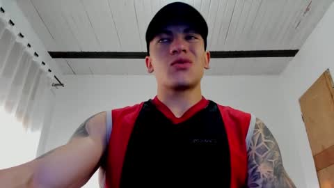 Snapshot of aquiles_51 chatting on December 2, 9:59 pm Jonathan online show from December 2, 9:59 pm