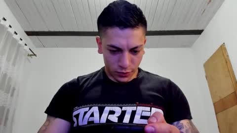 Snapshot of aquiles_51 chatting on December 4, 11:35 pm Jonathan online show from December 4, 11:35 pm