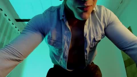 Snapshot of aquiles_51 chatting on January 24, 11:34 pm Jonathan online show from January 24, 11:34 pm