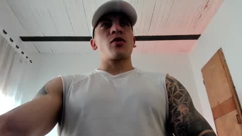 Snapshot of aquiles_51 chatting on February 25, 7:25 pm Jonathan online show from February 25, 7:25 pm