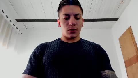 Snapshot of aquiles_51 chatting on February 27, 9:36 pm Jonathan online show from February 27, 9:36 pm