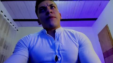 Snapshot of aquiles_51 chatting on January 31, 12:28 am Jonathan online show from January 31, 12:28 am