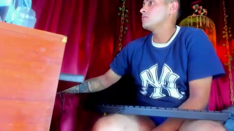 AQUILES online show from February 23, 11:50 pm