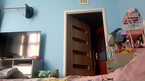 aquinn2000 online show from March 19, 7:33 am