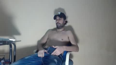 Snapshot of arabebigcock chatting on November 1, 8:29 am ARABE online show from November 1, 8:29 am