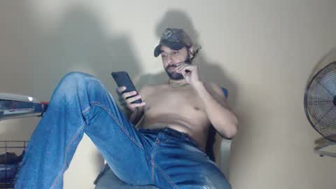 Snapshot of arabebigcock chatting on October 16, 8:11 am ARABE online show from October 16, 8:11 am