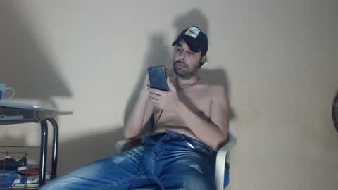 Snapshot of arabebigcock chatting on October 26, 7:32 am ARABE online show from October 26, 7:32 am