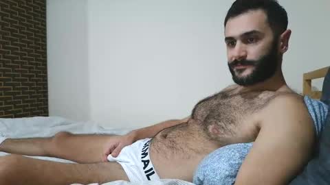 Snapshot of arabhairy90 chatting on February 10, 5:09 pm hairycub online show from February 10, 5:09 pm