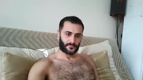 Snapshot of arabhairy90 chatting on December 16, 6:10 am hairycub online show from December 16, 6:10 am