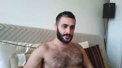 Snapshot of arabhairy90 chatting on February 19, 9:06 am hairycub online show from February 19, 9:06 am