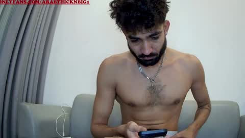 Snapshot of arabthickestdick1 chatting on January 10, 10:57 pm Shaani online show from January 10, 10:57 pm