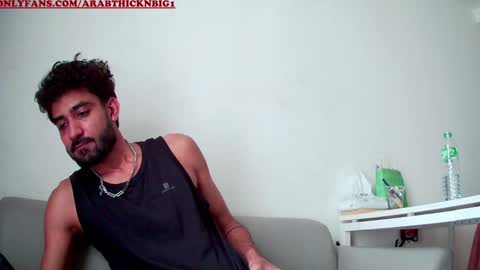Snapshot of arabthickestdick1 chatting on December 11, 10:04 am Shaani online show from December 11, 10:04 am