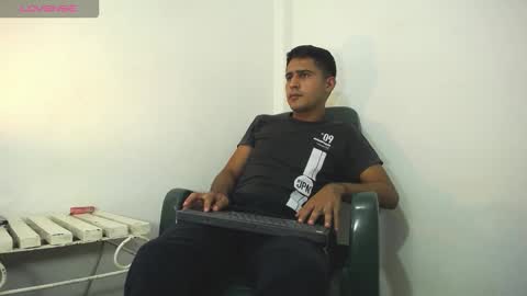 ---Archie--- online show from January 5, 8:01 pm