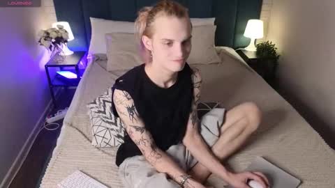 archiehali online show from October 11, 8:46 pm