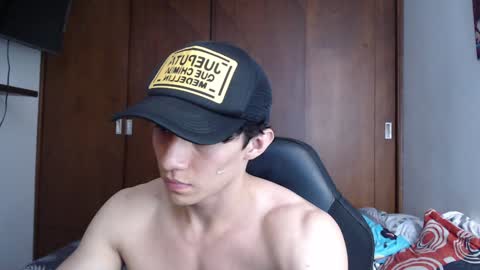 Snapshot of ares_aestheticgod chatting on December 12, 7:37 pm Ares D online show from December 12, 7:37 pm