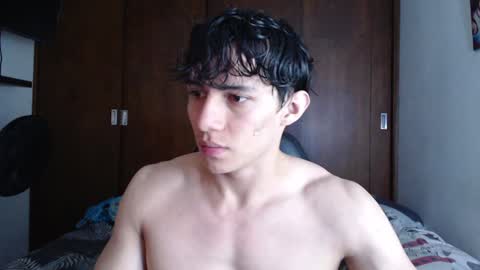 Snapshot of ares_aestheticgod chatting on December 13, 2:27 pm Ares D online show from December 13, 2:27 pm