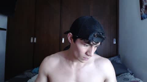 Snapshot of ares_aestheticgod chatting on December 15, 11:42 pm Ares D online show from December 15, 11:42 pm