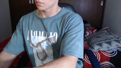 Snapshot of ares_aestheticgod chatting on January 4, 2:14 am Ares D online show from January 4, 2:14 am
