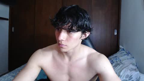 Snapshot of ares_aestheticgod chatting on February 9, 1:56 am Ares D online show from February 9, 1:56 am