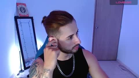 Snapshot of ares_blue chatting on February 19, 11:06 am ares blue online show from February 19, 11:06 am