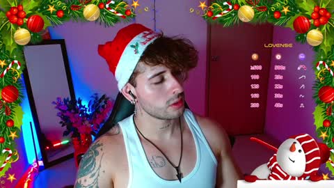 Snapshot of ares_blue chatting on December 23, 11:14 am ares blue online show from December 23, 11:14 am