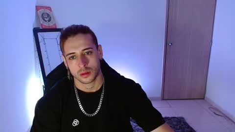 Snapshot of ares_blue chatting on February 25, 11:19 am ares blue online show from February 25, 11:19 am