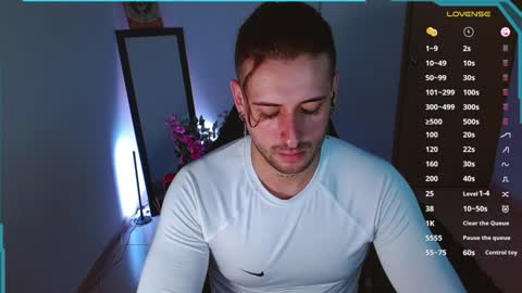 Snapshot of ares_blue chatting on January 10, 11:11 am ares blue online show from January 10, 11:11 am