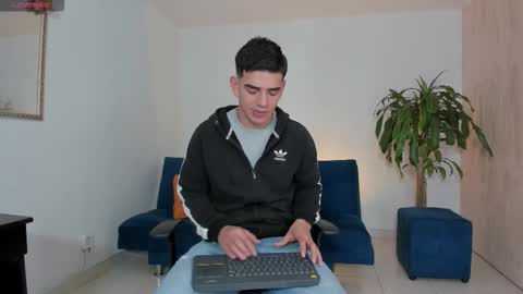 Snapshot of ares_johnsonn chatting on October 14, 3:19 pm Ares online show from October 14, 3:19 pm