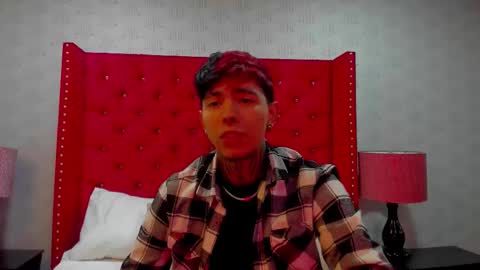 AresPaxton online show from March 25, 9:35 am