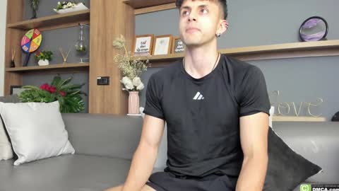 ariasaadeh online show from November 11, 3:28 pm