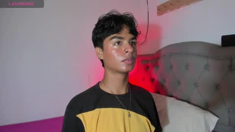 ariel_adan online show from May 6, 1:28 am