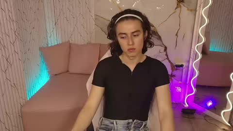  ARIEL  online show from April 21, 7:31 pm