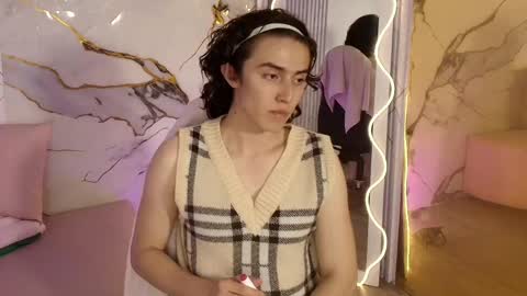  ARIEL  online show from April 23, 7:16 pm