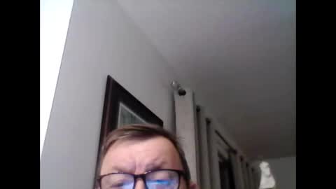 Snapshot of ariens chatting on January 1, 1:47 am ariens online show from January 1, 1:47 am
